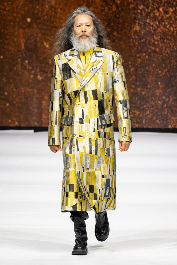 top_10-korean-fashion-designers-01-lie-sang-bong-01